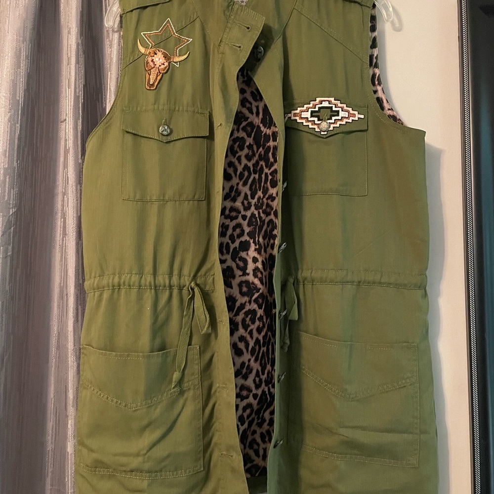 Ariat green w/ leopard lining vest
